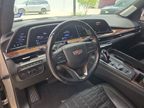 Used 2022 Cadillac Escalade Sport Platinum w/ Heavy-Duty Trailer Package AWD/4WD image 10