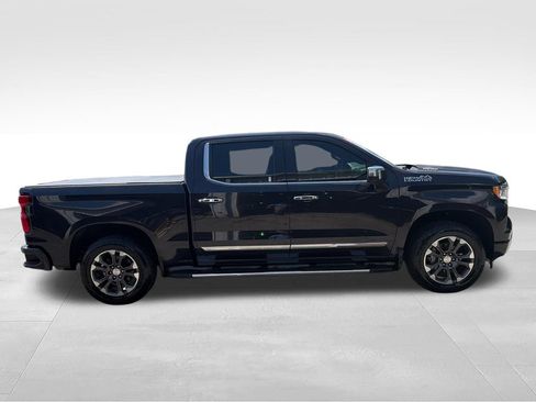 Used 2022 Chevrolet Silverado 1500 High Country w/ Technology Package AWD/4WD image 6
