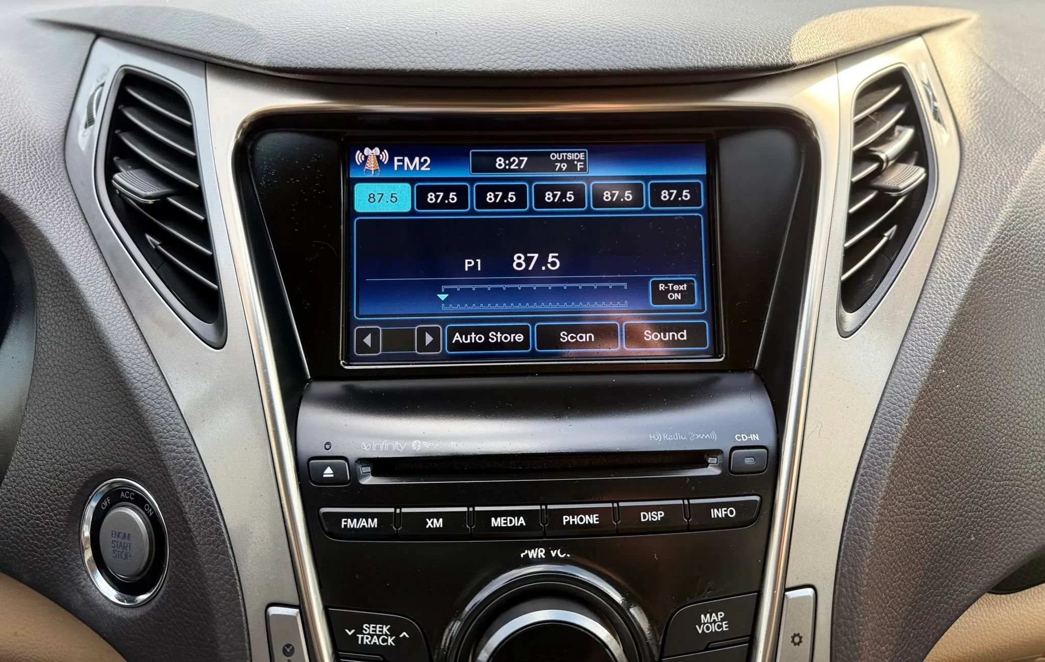 Used 2013 Hyundai Azera w/ Technology Pkg FWD image 17