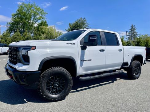 Used 2025 Chevrolet Silverado 2500 ZR2 w/ Technology Package AWD/4WD image 36