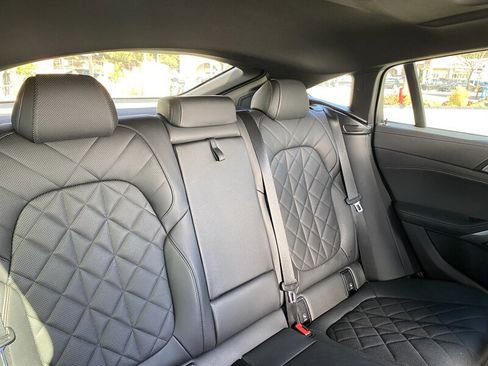 Used 2023 BMW X6 xDrive40i w/ M Sport Package image 18