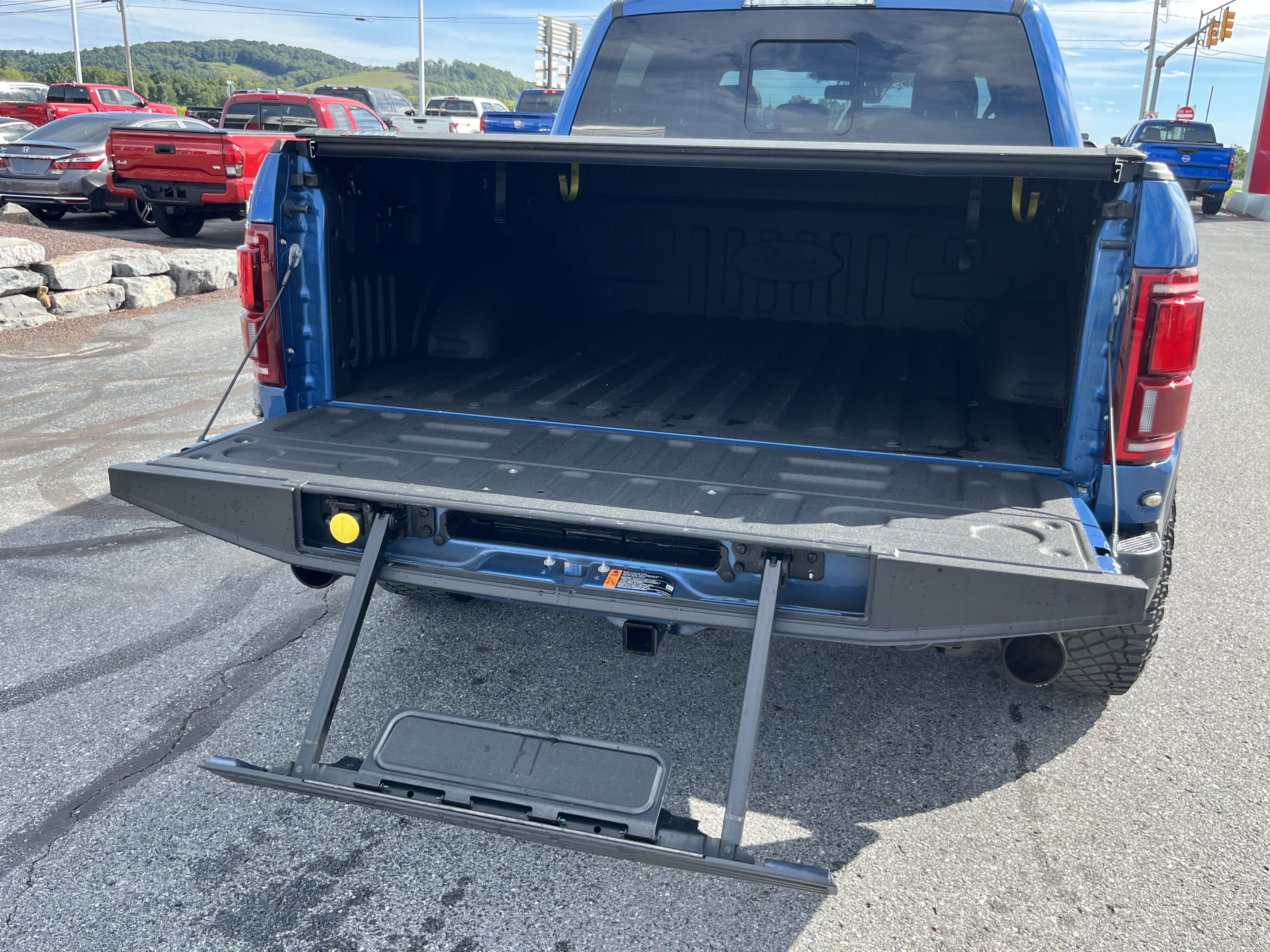 Used 2020 Ford F150 Raptor w/ Equipment Group 802A Luxury AWD/4WD image 7