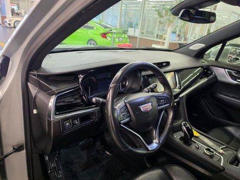 Used 2020 Cadillac XT6 Premium Luxury AWD/4WD image 7