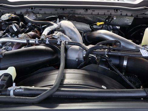 Used 2025 Ford F350 King Ranch w/ FX4 Off-Road Package image 32