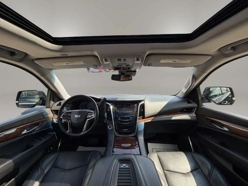 Used 2020 Cadillac Escalade ESV Luxury AWD/4WD image 28