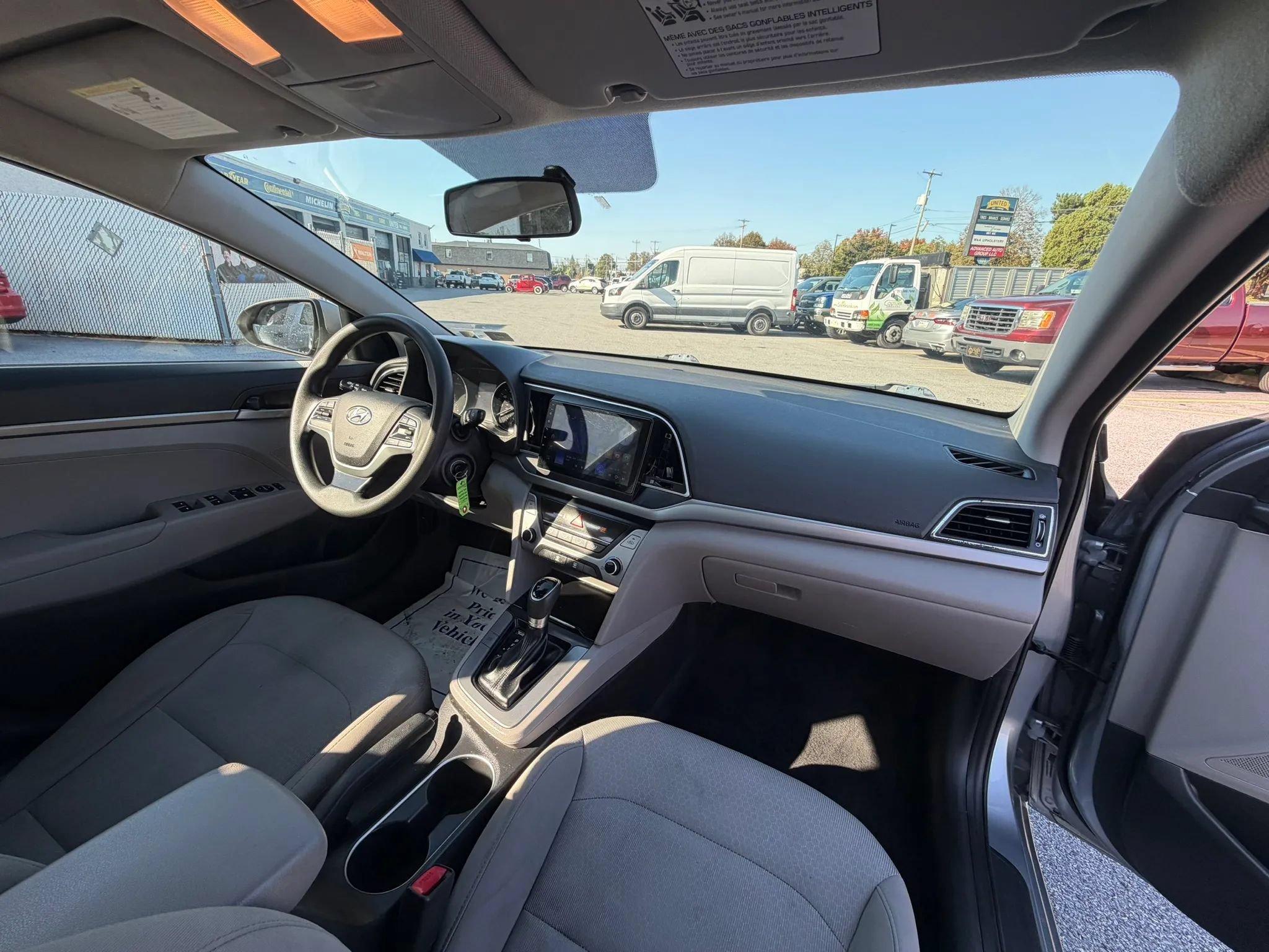 Used 2017 Hyundai Elantra SE FWD image 31