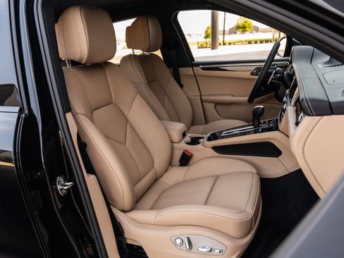 Certified 2026 Porsche Macan S AWD/4WD image 42
