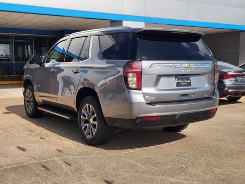 Used 2022 Chevrolet Tahoe LT w/ Luxury Package RWD image 8