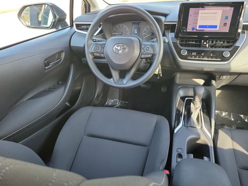 Used 2023 Toyota Corolla LE image 7