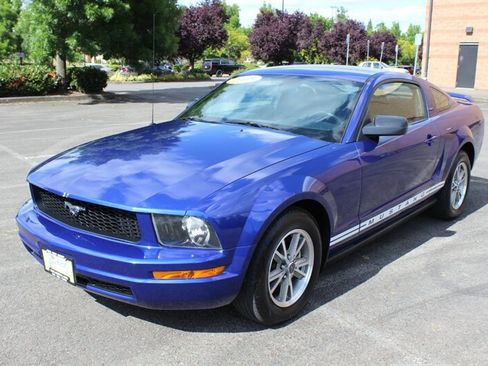 Used 2005 Ford Mustang Coupe RWD image 2