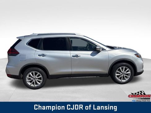 Used 2019 Nissan Rogue SV FWD image 9