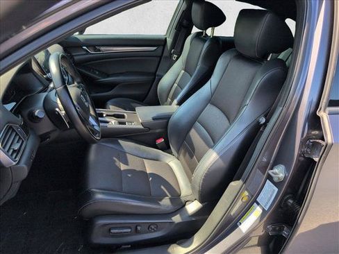 Used 2018 Honda Accord Sport image 16