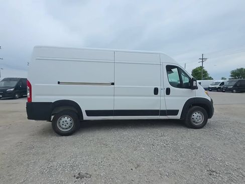 Used 2023 RAM ProMaster 2500 FWD image 3