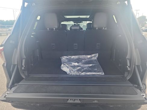 New 2026 Lincoln Navigator Reserve w/ Jet Appearance Package AWD/4WD image 19