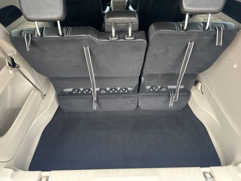 Used 2023 Chrysler Pacifica Touring-L FWD image 31
