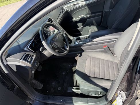Used 2020 Ford Fusion SE FWD image 18
