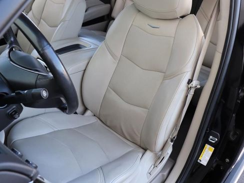 Used 2019 Cadillac Escalade ESV Premium Luxury image 20