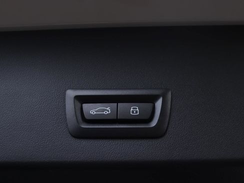 Used 2025 BMW X3 xDrive30i w/ Convenience Package image 18