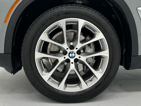 Used 2025 BMW X5 xDrive40i w/ Parking Assistance Package AWD/4WD image 9