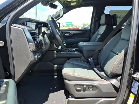 New 2026 GMC Yukon XL AT4 w/ AT4 Premium Plus Package AWD/4WD image 11