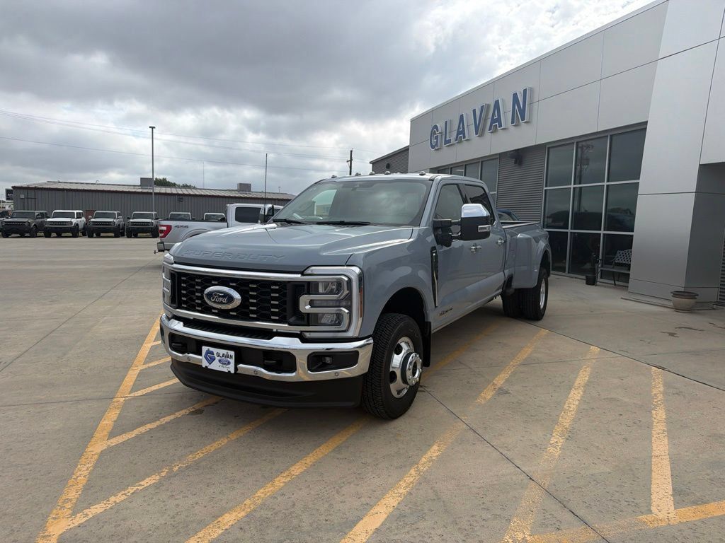 New 2026 Ford F350 Lariat w/ Lariat Premium Package AWD/4WD image 3