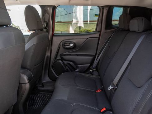Used 2023 Jeep Renegade Altitude AWD/4WD image 15