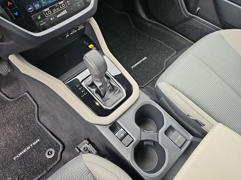 Certified 2025 Subaru Forester Premium AWD/4WD image 29
