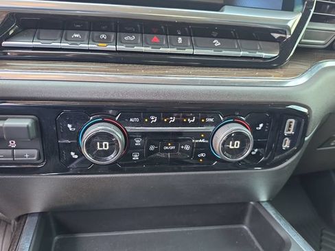 Used 2023 Chevrolet Silverado 1500 RST AWD/4WD image 25