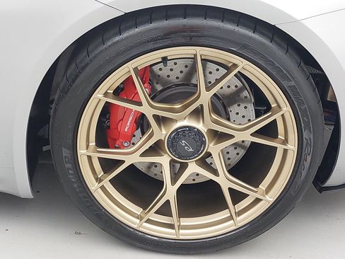 Certified 2025 Porsche 718 Cayman GT4 RS RWD image 31