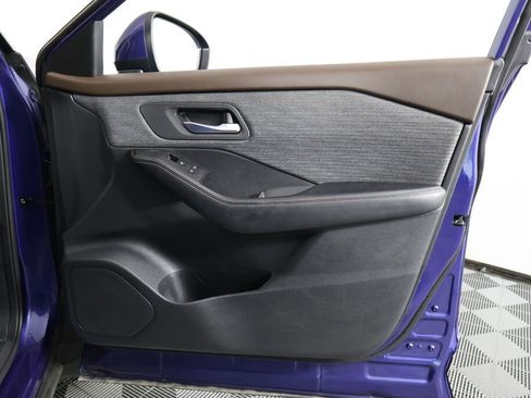 Used 2021 Nissan Rogue SV image 25