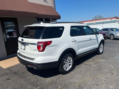 Used 2018 Ford Explorer XLT w/ Equipment Group 201A image 6