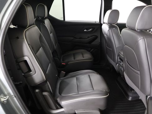 Used 2023 Chevrolet Traverse Premier AWD/4WD image 41