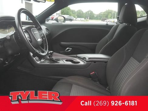 Used 2023 Dodge Challenger SXT RWD image 30