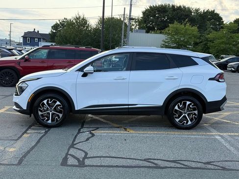 Used 2023 Kia Sportage EX AWD/4WD image 2