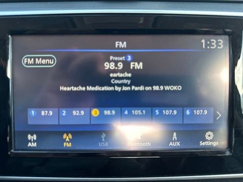 Used 2025 Nissan Versa S w/ Trunk Package image 16