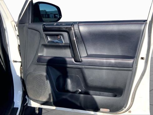 Used 2019 Toyota 4Runner TRD Off-Road Premium AWD/4WD image 23