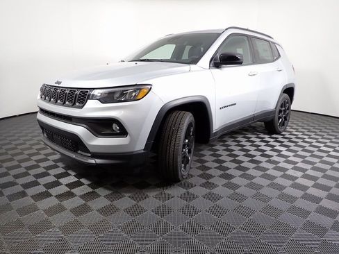 New 2026 Jeep Compass Latitude image 10