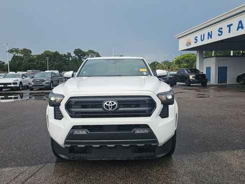 Used 2025 Toyota Tacoma SR5 RWD image 9