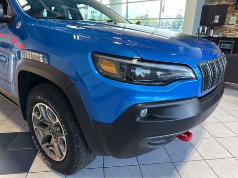Used 2020 Jeep Cherokee Trailhawk AWD/4WD image 6
