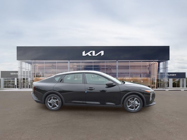 New 2026 Kia K4 FWD image 2