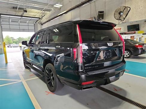 Used 2021 Cadillac Escalade ESV Sport w/ Driver Assist Tech Package AWD/4WD image 12