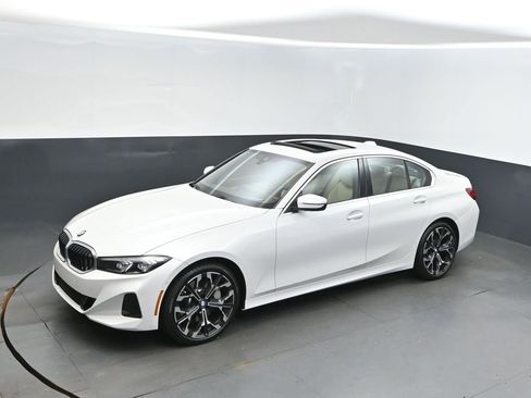 Certified 2025 BMW 330i Sedan w/ Premium Package image 31