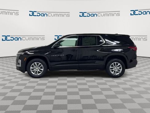 Used 2023 Chevrolet Traverse LS FWD image 5