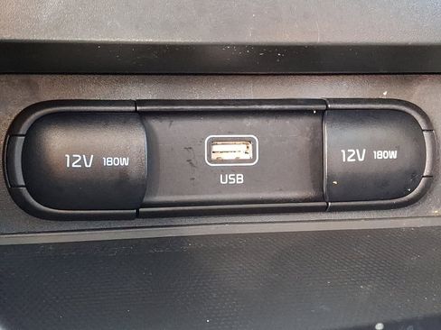 Used 2025 Kia Soul LX w/ LX Technology Package FWD image 24