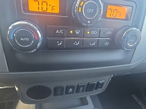 Used 2020 Nissan Frontier SV w/ Midnight Edition Floor Mats image 17