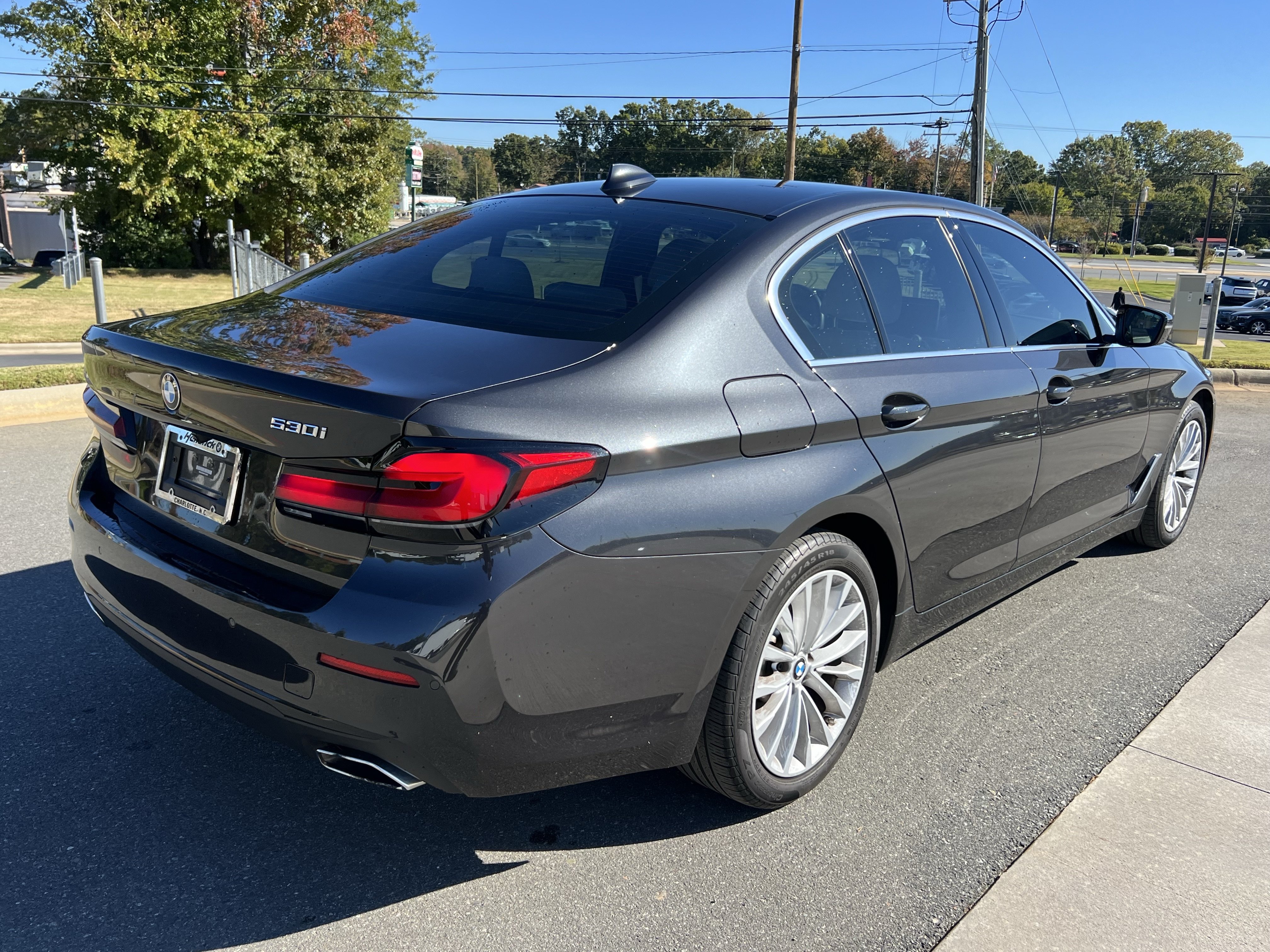 Used 2023 BMW 530i w/ Convenience Package RWD image 9