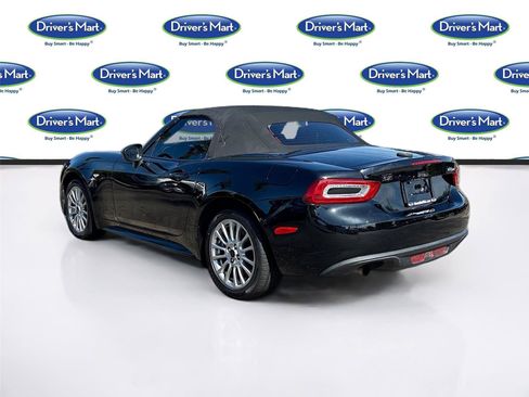 Used 2017 FIAT 124 Spider Classica RWD image 5