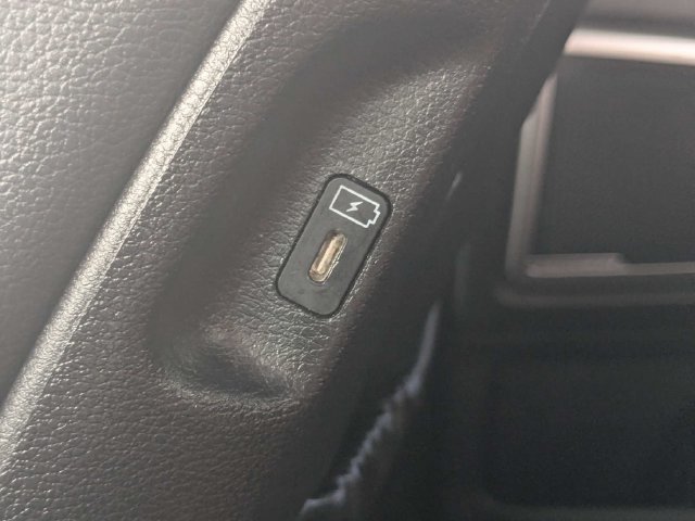 Used 2024 Kia Telluride EX w/ EX Captain's Chair Package AWD/4WD image 17