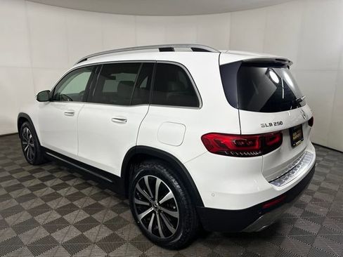 Used 2022 Mercedes-Benz GLB 250 4MATIC image 5