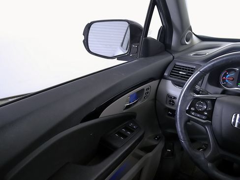 Used 2022 Honda Pilot Touring image 29